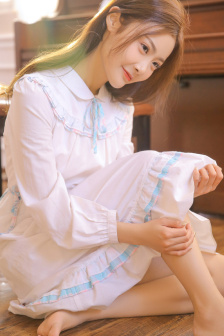 WWW亚洲精品久久久乳