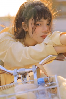 25岁女高中生